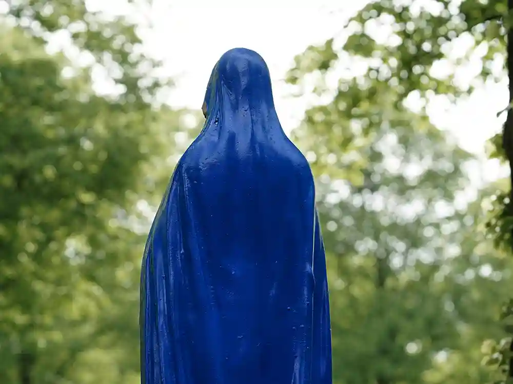 নীল বোরকা পরা ইসলামিক প্রোফাইল পিকচার